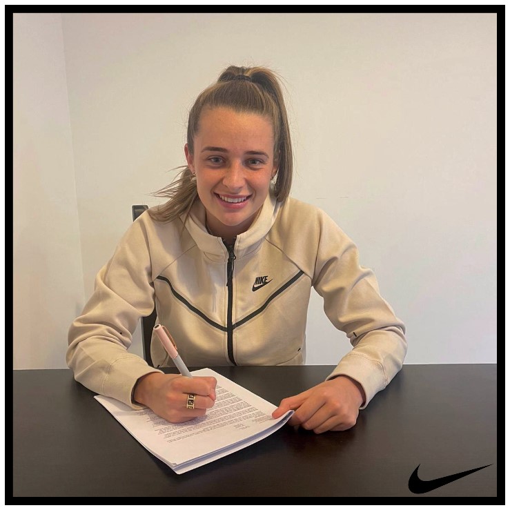 Ella Toone signs with Nike